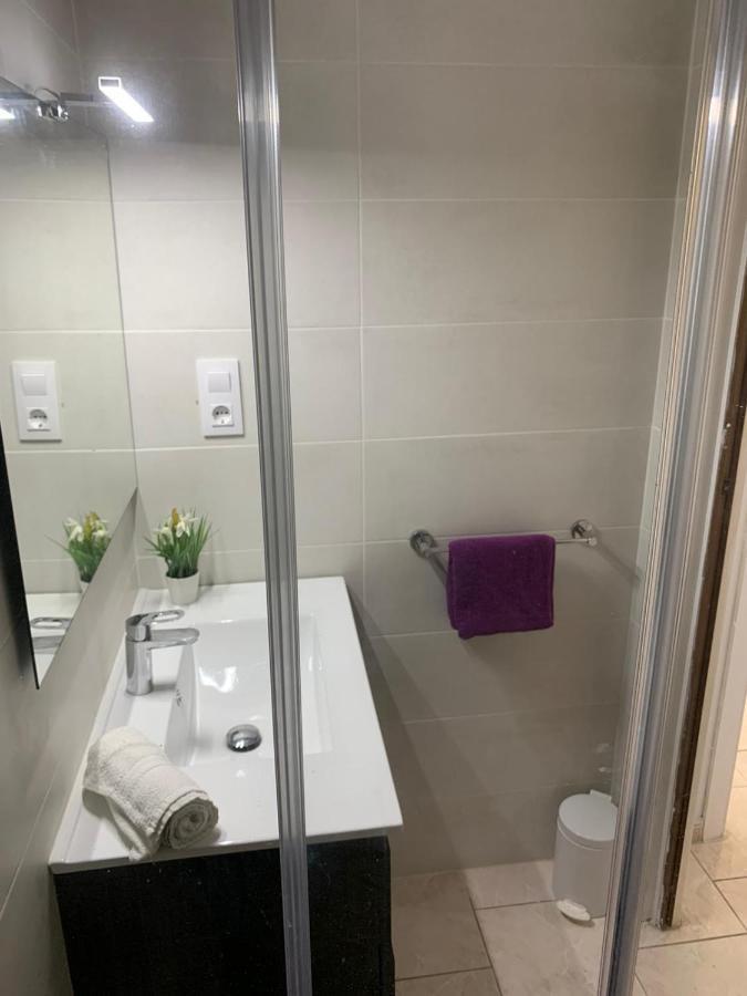 Appartement Premiere Ligne De Mer Avec Piscine Росес Екстер'єр фото